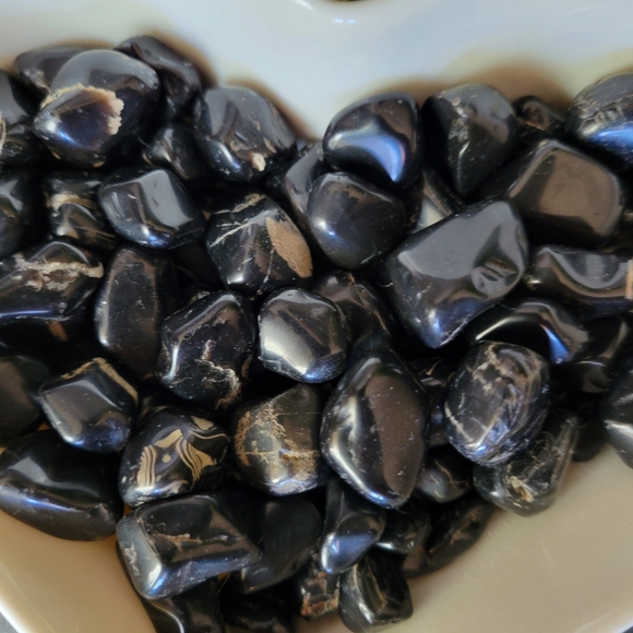 🍒 5 for $11 BLACK ONYX crystal tumbled stone - Picture 2 of 6